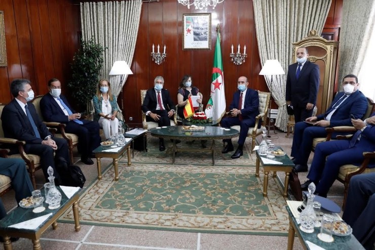 Imagen de archivo de una reunión entre el ministro del Interior, Fernando Grande-Marlaska y el presidente de Argelia, Abdelmadjid Tebboune. / Foto: EP.