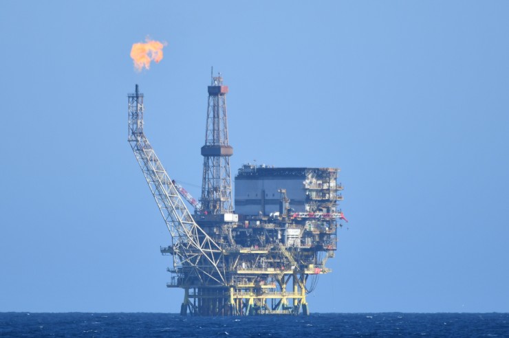 Plataforma de gas y petróleo frente a la costa libia./ (EP).