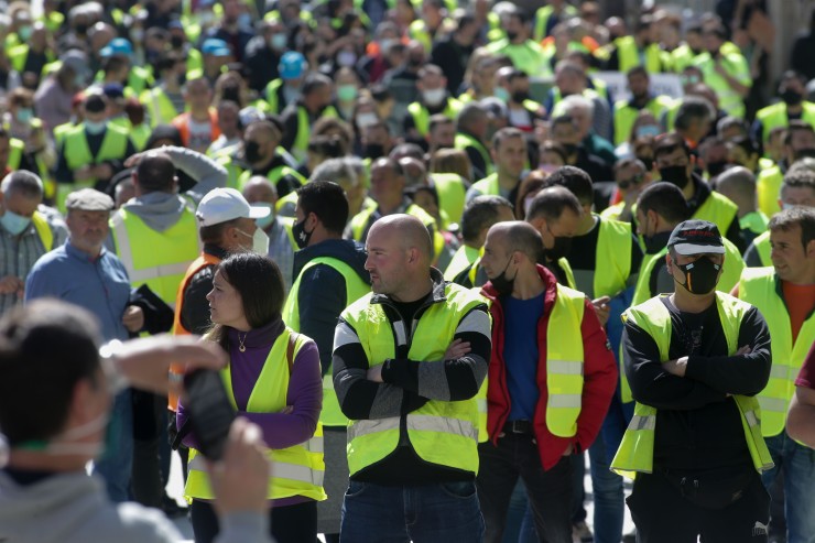 Más de 400 camioneros han participado en una marcha en Lugo (Galicia). / Foto: EP