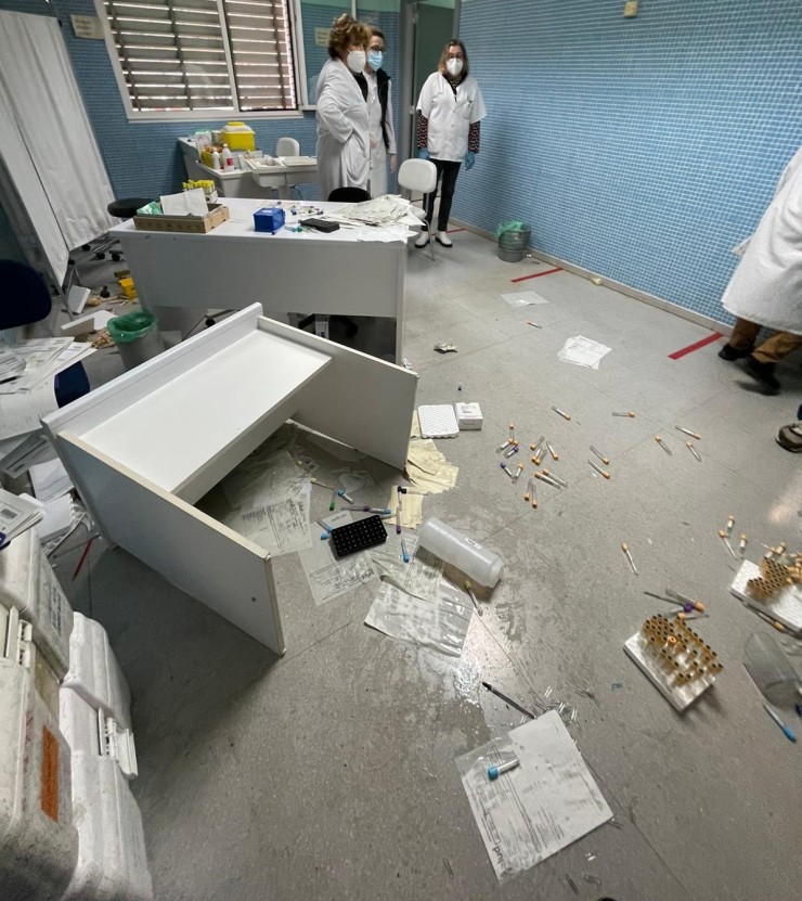 Imagen del centro de salud de Univérsitas, tras la agresión sufrida el pasado viernes. / Aragón Noticias