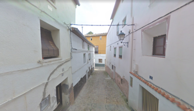 El incendio ocurrió en la calle Caralmazán de Ateca (Zaragoza). / Google Street View