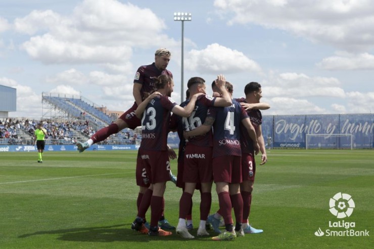La plantilla de la SD Huesca celebra el 0-1 en el Fernando Torres. Foto: LaLiga