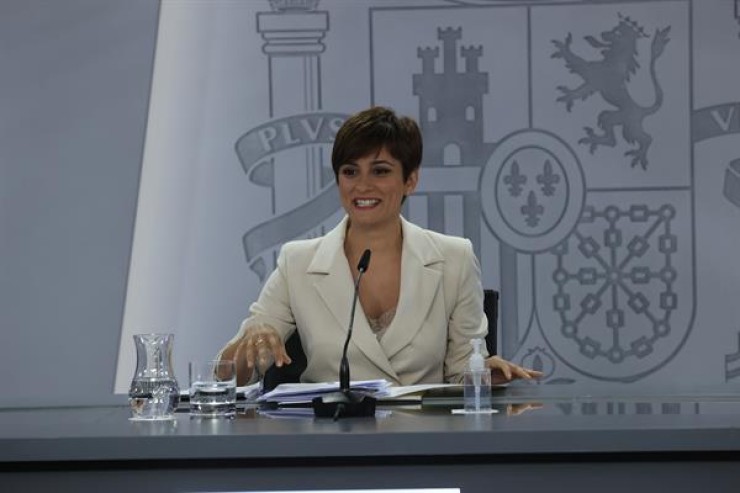 La portavoz del Gobierno y ministra de Política Territorial, Isabel Rodríguez García durante la rueda de prensa tras el Consejo de Ministros. Foto: EFE.