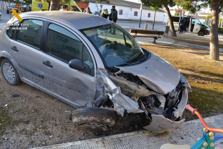 El vehículo chocó contra otro turismo en La Joyosa. / Guardia Civil