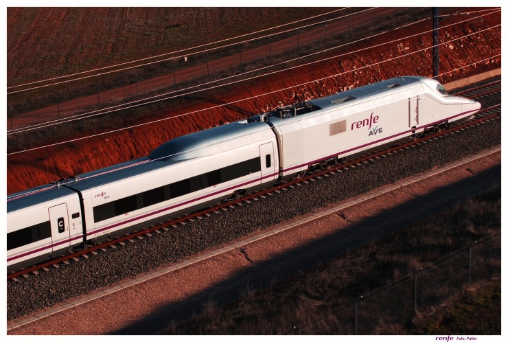 Imagen de archivo de un tren AVE. | Foto: Renfe
