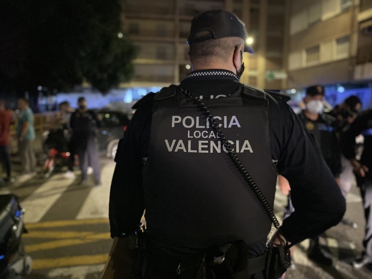 Imagen de archivo un agente de la Policía Local de Valencia. / PLV