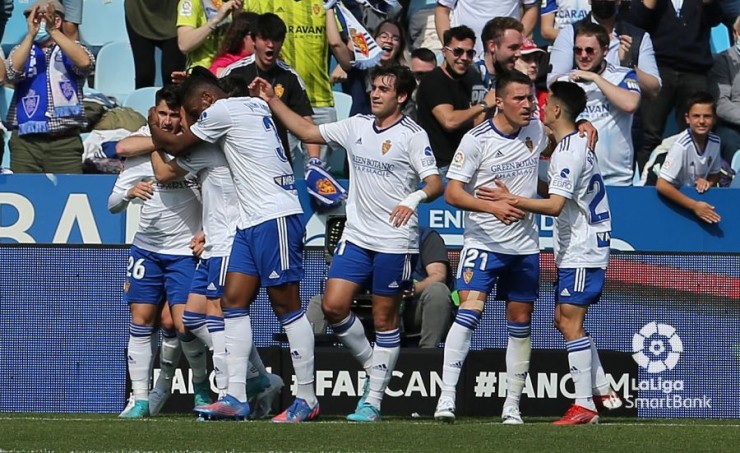 Los jugadores del Real Zaragoza celebran un gol de esta temporada.