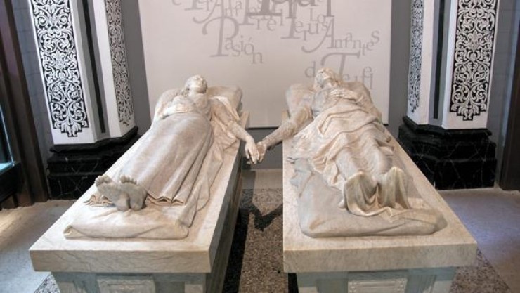 Isabel de Segura y Diego de Marcilla, en el Mausoleo de Teruel.