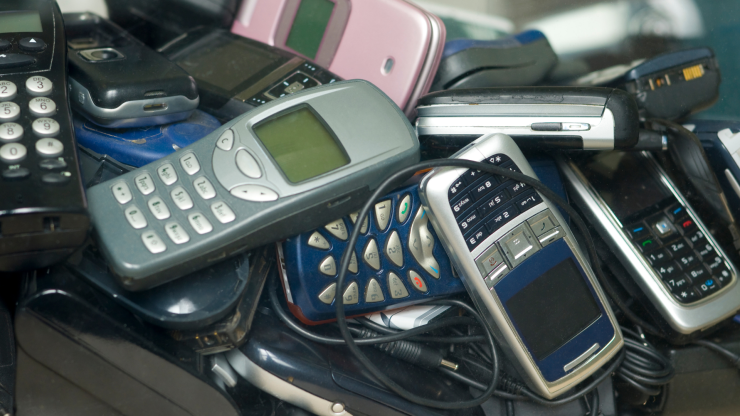 Los dispositivos móviles sin acceso a internet consiguieron mil millones de ventas mundiales en 2020.