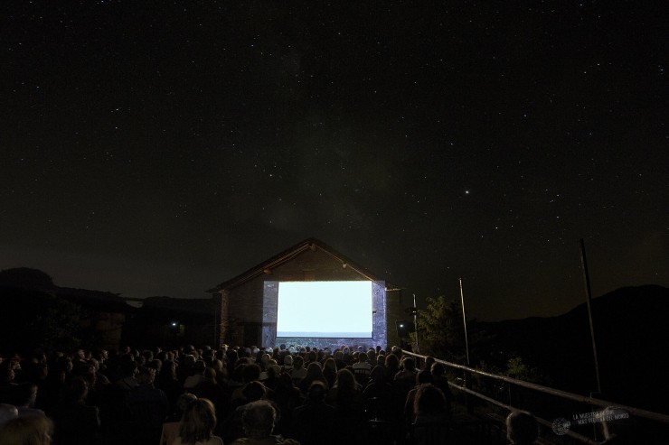 Celebración de 'Cine bajo las estrellas' en Ascaso el pasado año. Muestra de Cine de Ascaso