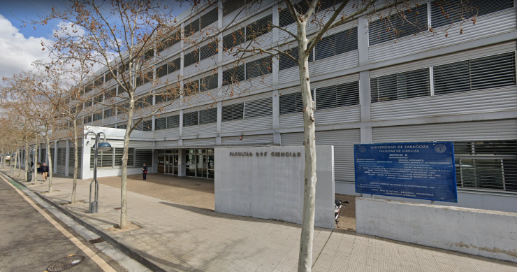 Imagen de la fachada de la Facultad de Químicas. / Google Maps