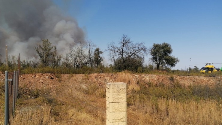Incendio forestal en El Ronquillo. (Foto: Emergencias 112 Andalucía).