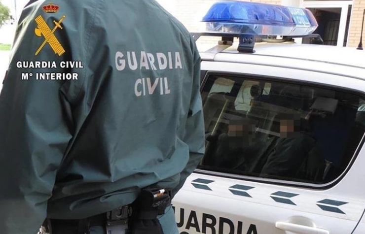 La Guardia Civil procedió a la detención del varón por un delito de malos tratos psicológicos en el ámbito de violencia de genero, atentado a agentes de la autoridad y resistencia grave. / Europa Press.