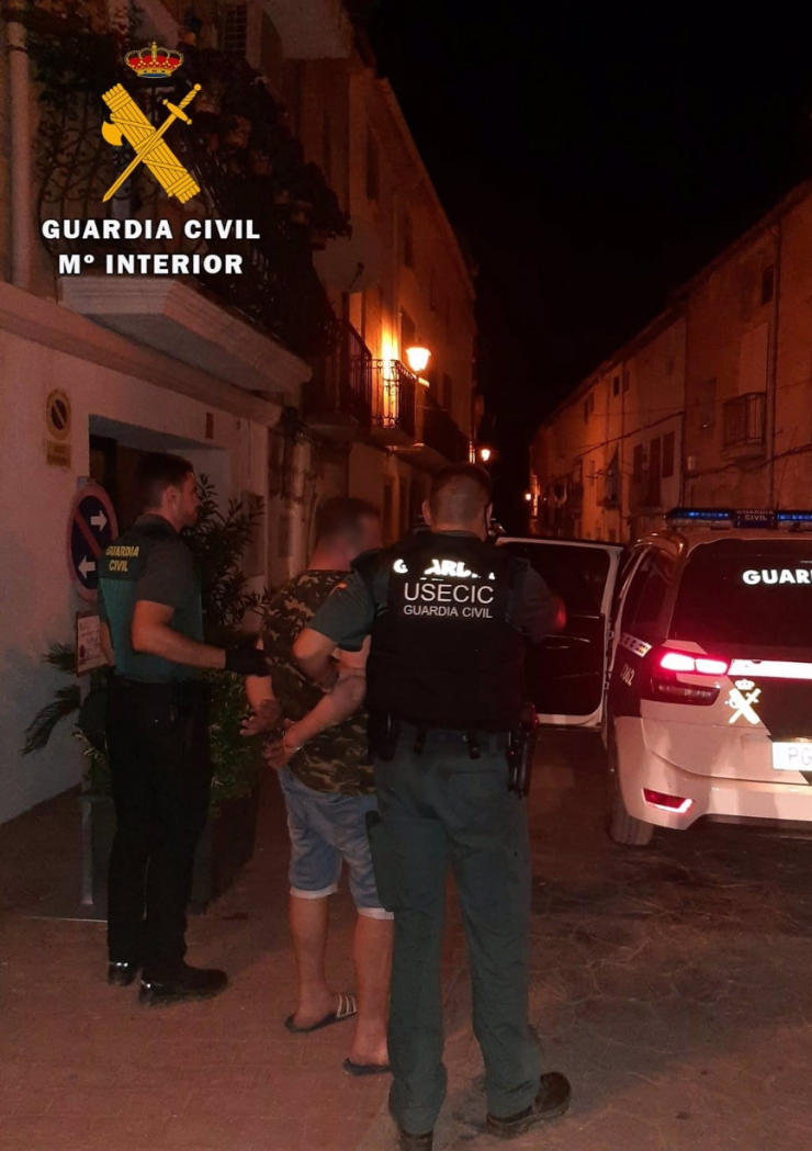 El detenido está acusado por un presunto delito de amenazas graves con arma. / Guardia Civil