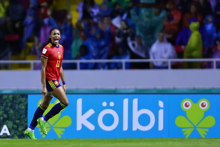 Salma Paralluelo celebra en la final contra Japón. Foto: Selección Española de Fútbol