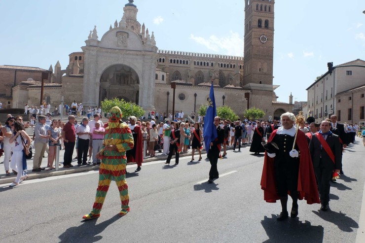 El Cipotegato, en la procesión, pasando por delante de la catedral de Tarazona. / Ayuntamiento de Tarazona