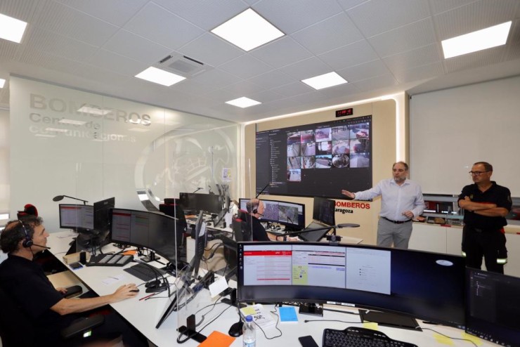 Zaragoza estrena un nuevo centro tecnológico de comunicaciones para coordinar las emergencias./ Daniel Marcos.