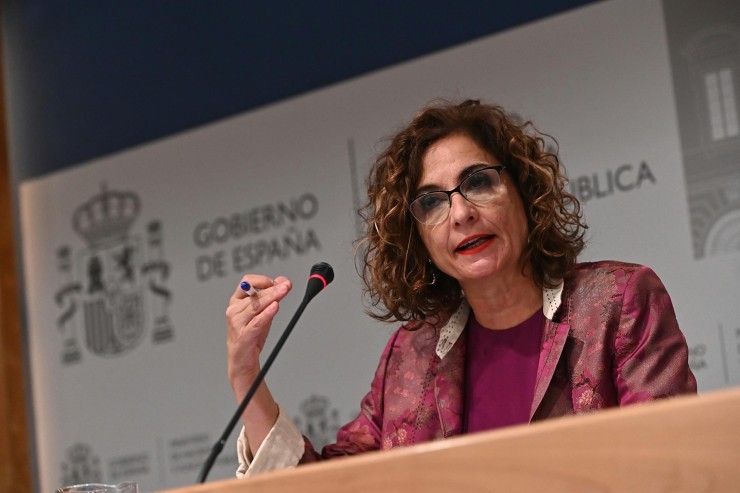 La ministra de Hacienda, María Jesús Montero, en la presentación del paquete de medidas fiscales del Gobierno. / EFE.