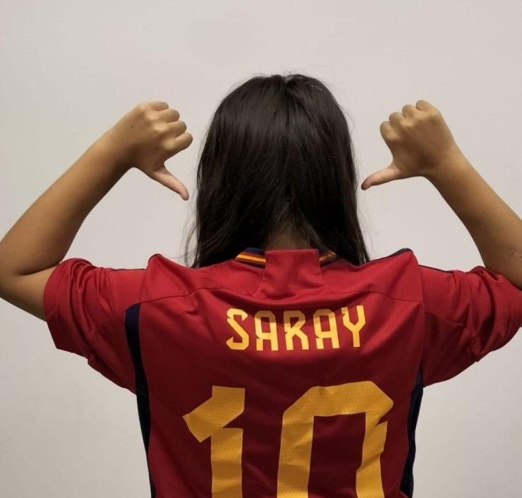 La RFEF muestra su apoyo a la joven Saray, víctima del 'bullying'. / Foto: Europa Press.
