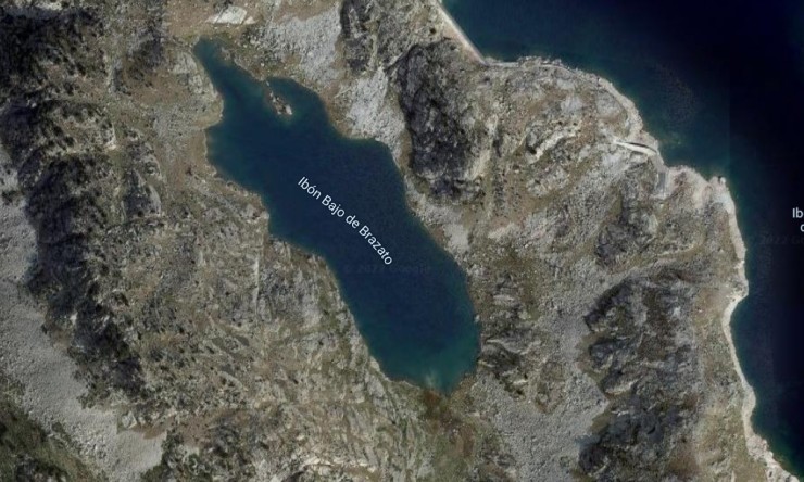Vista aérea del Ibón de Brazato. / Google Maps
