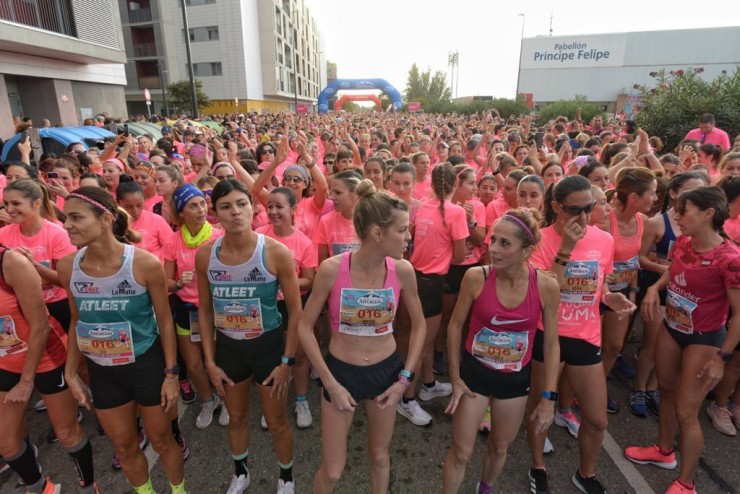 11.000 mujeres han participado este domingo en la Carrera de la Mujer.