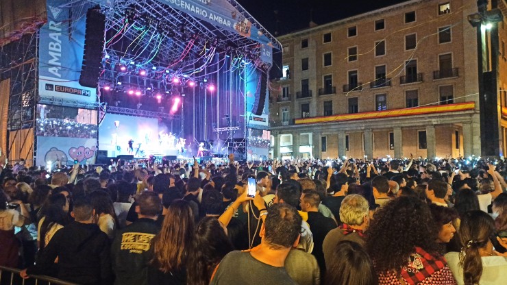 Imagen de uno de los conciertos celebrados en la plaza del Pilar durante estas fiestas. / Europa Press