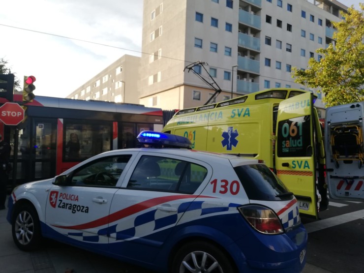 Asistencias sanitarias en el lugar del accidente de Valdespartera.