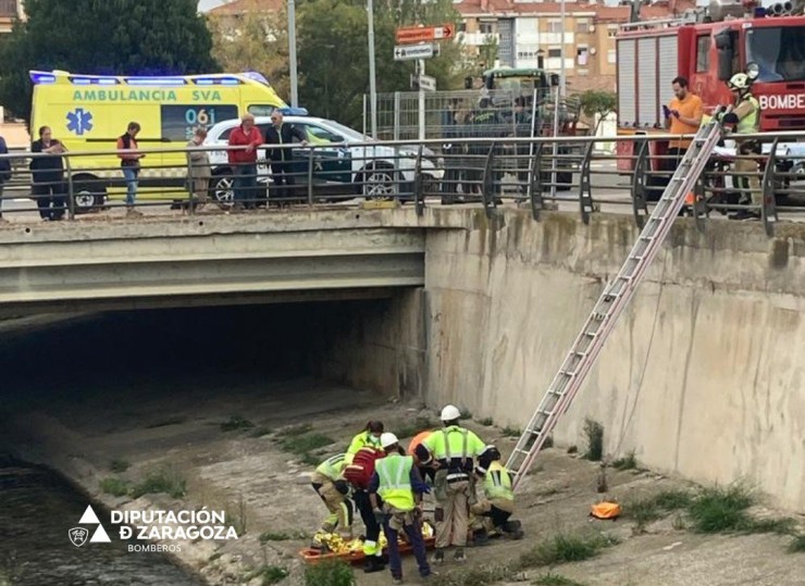 Rescate del trabajador accidentado. / Bomberos Diputación de Zaragoza.