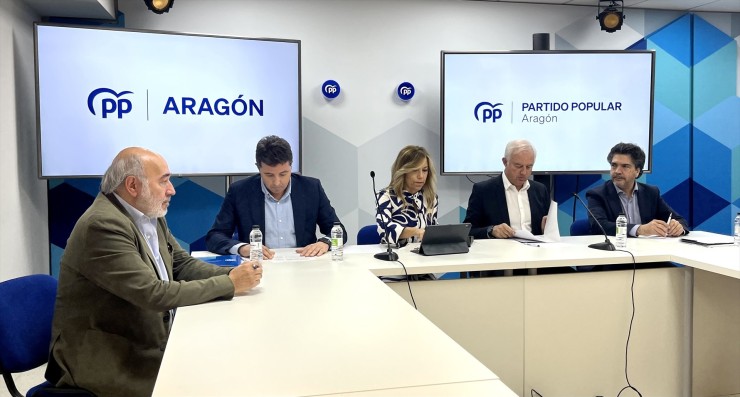 Diputados 'populares' aragoneses en rueda de prensa, en la sede del partido en Zaragoza. / EP.