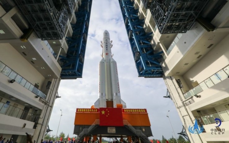 Uno de los cohetes del proyecto 'Larga Marcha' de China, al que pertenecen los restos que han impactado hoy en la Tierra. / Europa Press