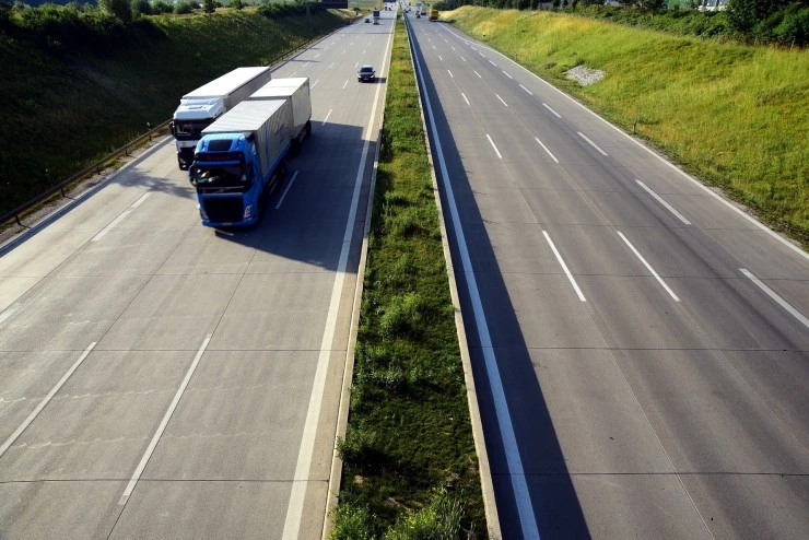 Camiones en una carretera. / Europa Press.