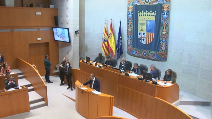 Momento del discurso de Javier Lambán en el debate sobre el estado de la Comunidad.