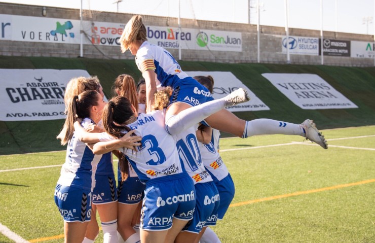 Las jugadoras del Zaragoza CFF celebran un gol en un encuentro reciente. Foto: Zaragoza CFF