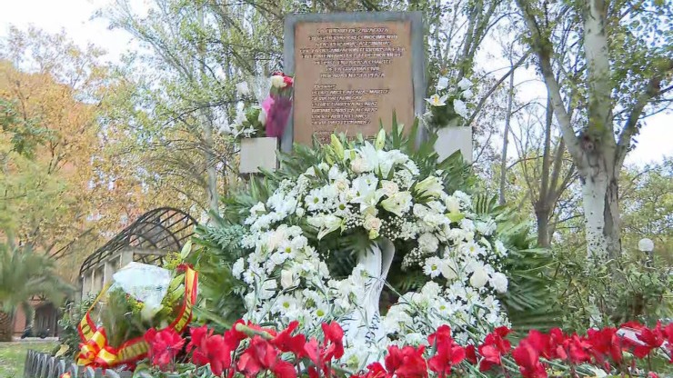 Monumento a las víctimas, en el parque de la Esperanza.