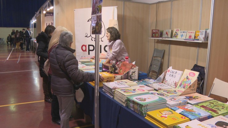 Ha comenzado la XXVIII Feria del Libro Aragonés en Monzón.