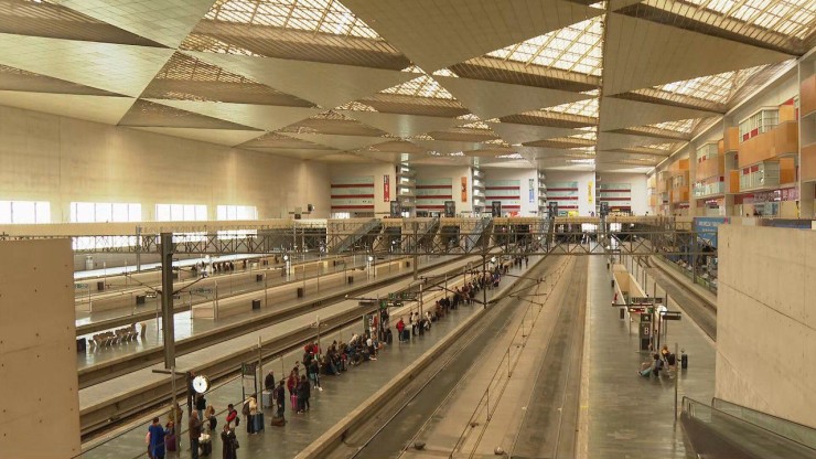Renfe oferta más de medio millón de plazas en sus trenes de larga y media distancia en Aragón.
