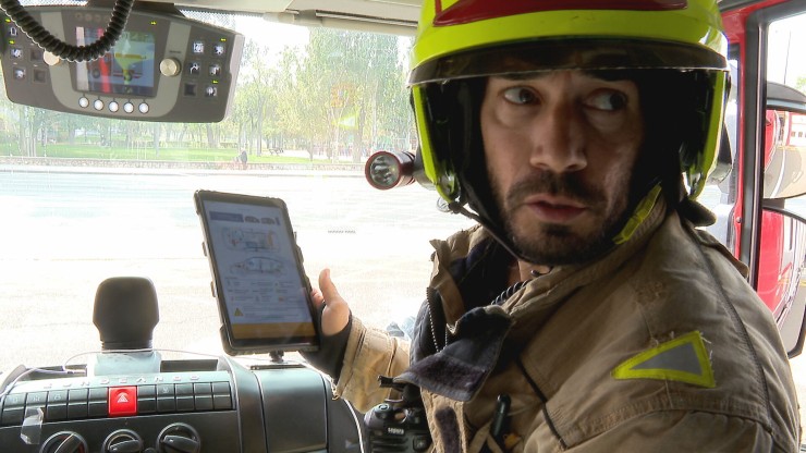 Los bomberos de Zaragoza incorporan un sistema informático para prepararse de camino al suceso.
