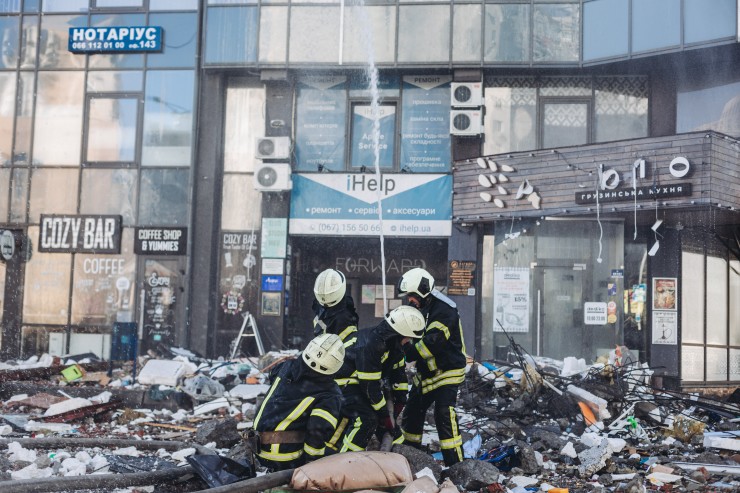 Imagen de archivo de un edificio atacado en Kiev.