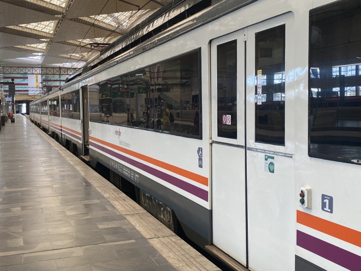 Renfe transportó a más de 2,2 millones de viajeros en sus servicios de Media Distancia en Aragón en 2022./ Renfe.