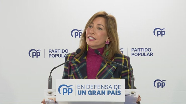 La candidata del PP a la Alcaldía de Zaragoza, Natalia Chueca en rueda de prensa.