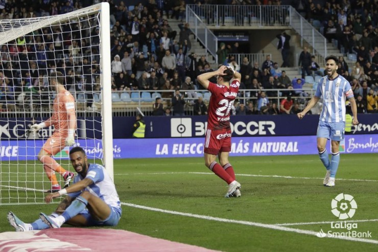 Simeone se lamenta tras una ocasión fallada contra el Málaga. Foto: LaLiga