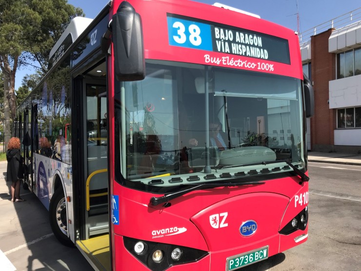 Un autobús urbano de la línea 38 de Zaragoza. / Europa Press