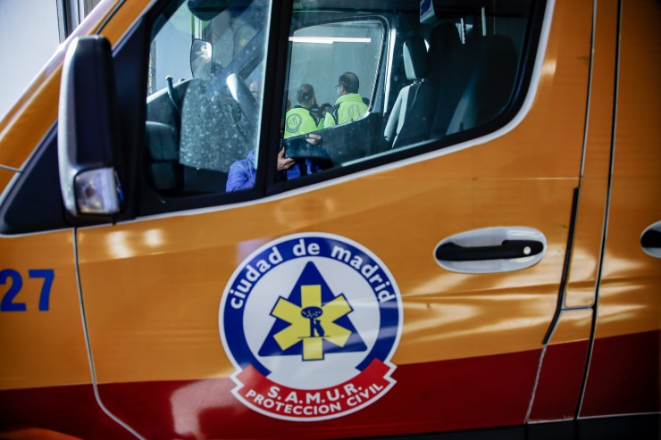 Una ambulancia en el exterior de la base de SAMUR-Protección Civil del distrito de Tetuán, a 3 de enero de 2023, en Madrid (España)./ Europa Press.
