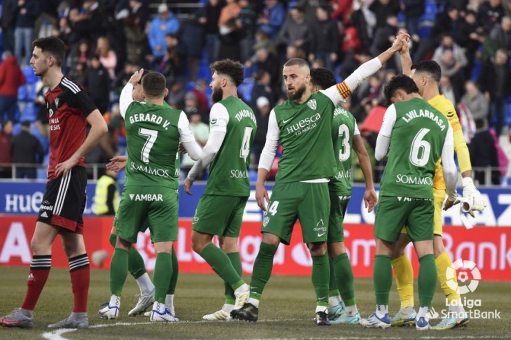 Los jugadores de la SD Huesca celebran la última victoria ante el Mirandés.