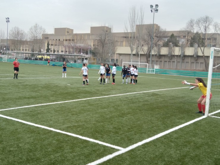 Zaragoza CFF durante una jugada del choque ante el Getafe. Foto: Twitter Zaragoza CFF