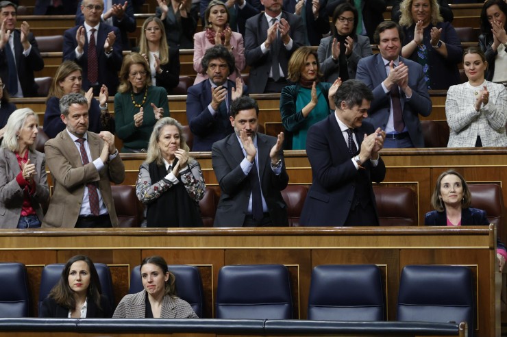 En la bancada del Gobierno solo había este martes dos ministras: la titular de Igualdad, Irene Montero, y la líder de su partido, Unidas Podemos, y ministra de Derechos Sociales, Ione Belarra./ EFE/ Mariscal.