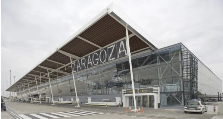 El aeropuerto de Zaragoza incrementará su actividad durante la Semana Santa.