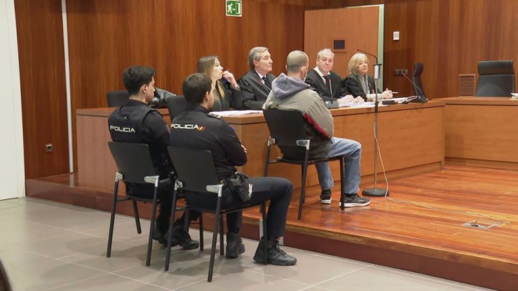 Imagen de una de las sesiones del juicio a Héctor López el pasado enero.