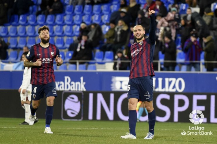Blasco celebra un gol con la SD Huesca.