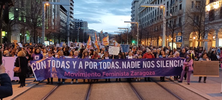 Cabecera de la manifestación convocada en Zaragoza con motivo del 8-M. / Aragón Noticias